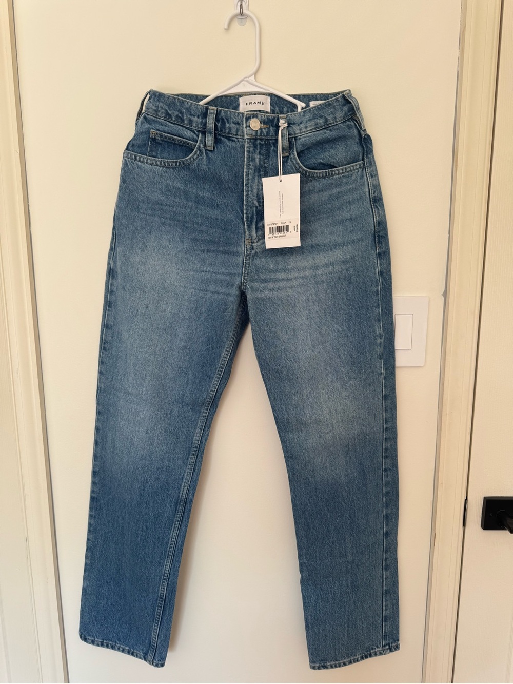 NWT Frame High N Tight Straight Jeans